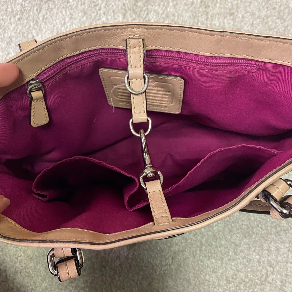 Coach Plum and Tan Logo Purse - Picture 4 of 7